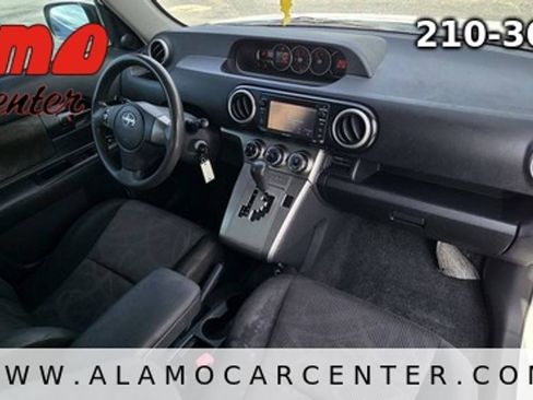 Used 2014 Scion xB FWD image 15