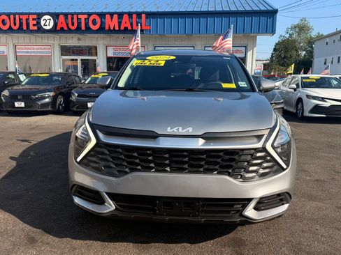 Used 2023 Kia Sportage LX FWD image 3