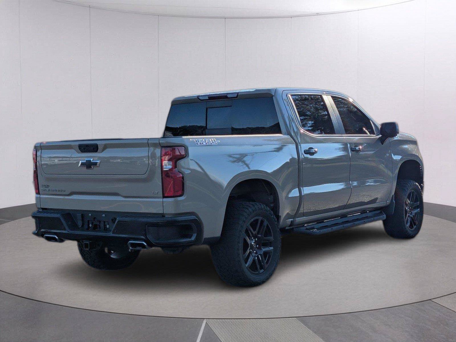 Used 2022 Chevrolet Silverado 1500 LT Trail Boss w/ LT Trail Boss Premium Package AWD/4WD image 7