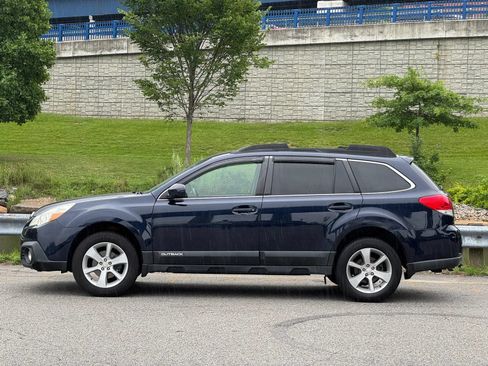 Used 2014 Subaru Outback 2.5i Premium AWD/4WD image 4