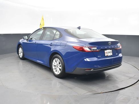 Used 2025 Toyota Camry LE image 11