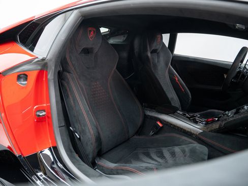 Used 2018 Lamborghini Huracan Performante image 25