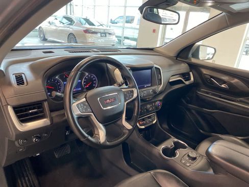 Used 2024 GMC Terrain SLT FWD image 10