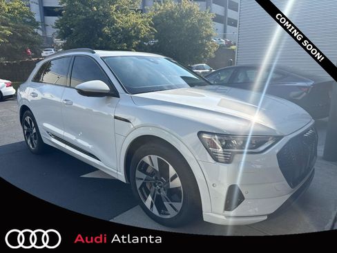Used 2022 Audi e-tron Premium AWD/4WD image 1
