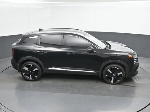 Used 2025 Nissan Kicks SR AWD/4WD image 28