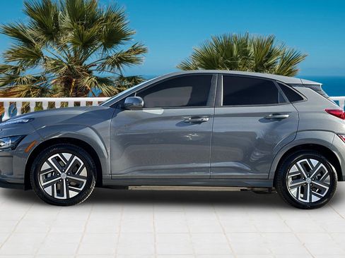 Used 2023 Hyundai Kona SE w/ Cargo Package image 7