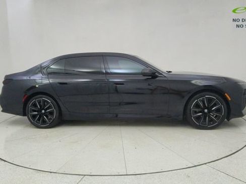Used 2025 BMW i7 eDrive50 w/ M Sport Package RWD image 62