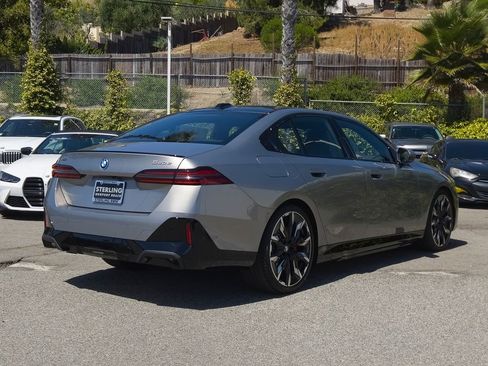 New 2026 BMW 550e xDrive w/ Premium Package AWD/4WD image 18