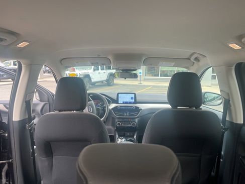 Used 2022 Ford Escape SE image 11