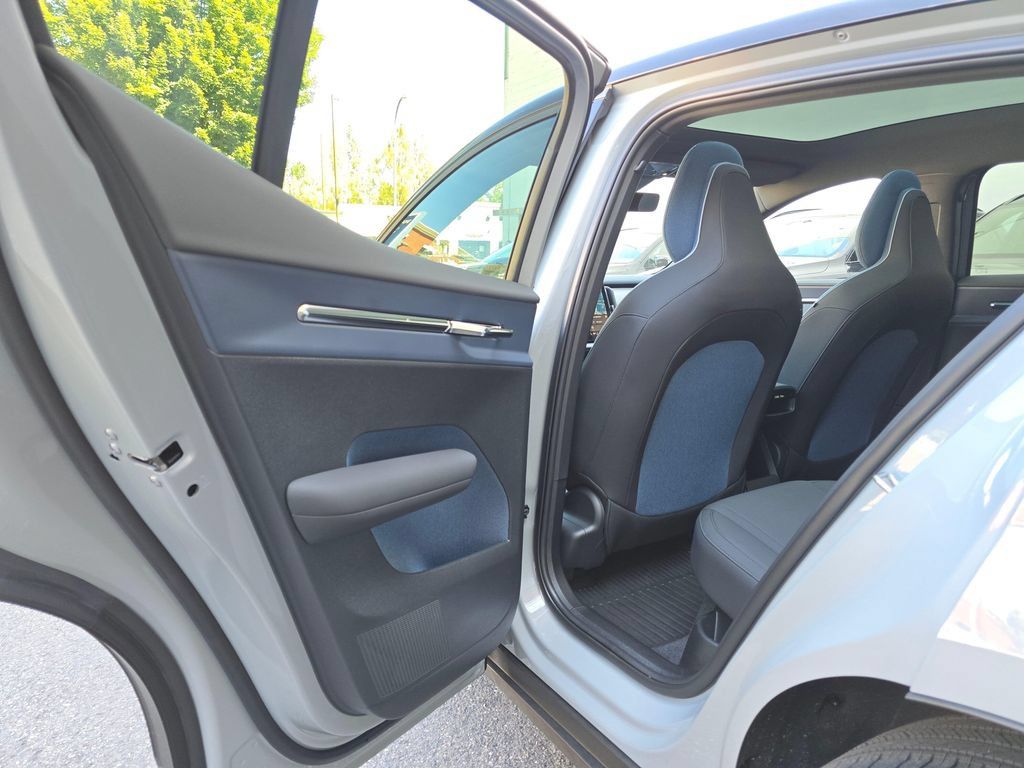 Certified 2025 Volvo EX30 Plus w/ Protection Package Premier AWD/4WD image 15