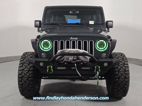 Used 2017 Jeep Wrangler Unlimited Sahara image 7