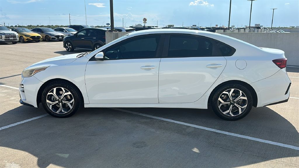Used 2020 Kia Forte LXS FWD image 9