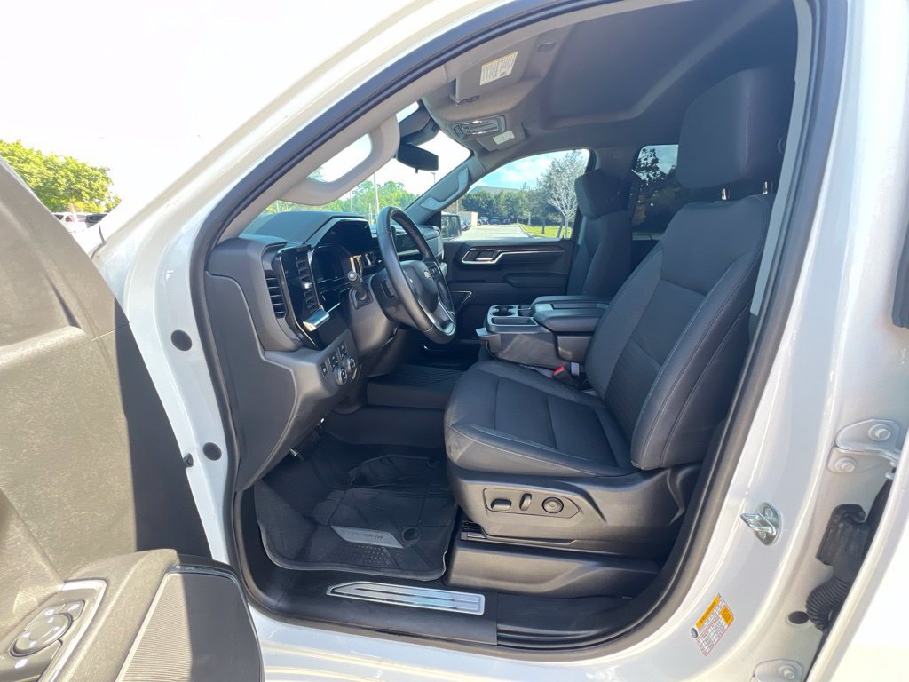 Used 2023 Chevrolet Silverado 1500 LT AWD/4WD image 31
