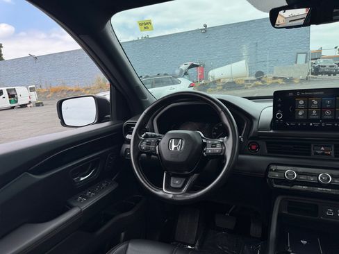 Used 2023 Honda Pilot TrailSport image 19