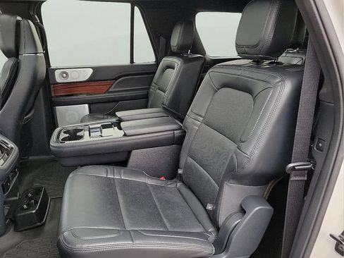 Used 2024 Lincoln Navigator L Reserve AWD/4WD image 15