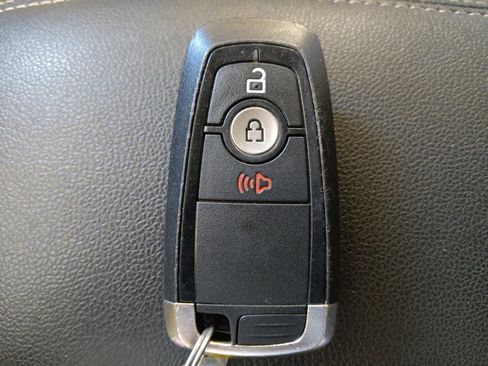 Used 2020 Ford Escape SE AWD/4WD image 32