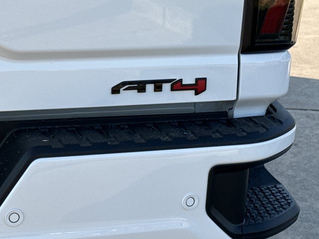 New 2026 GMC Sierra 2500 AT4 w/ AT4 Premium Plus Package AWD/4WD image 9