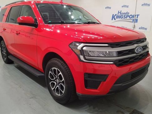 Used 2024 Ford Expedition XLT image 2