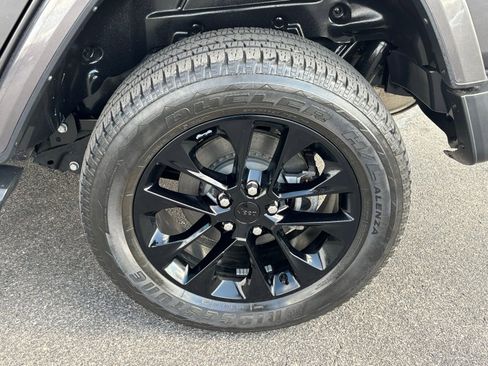 Used 2021 Jeep Wrangler Unlimited Sahara w/ Cold Weather Group image 13