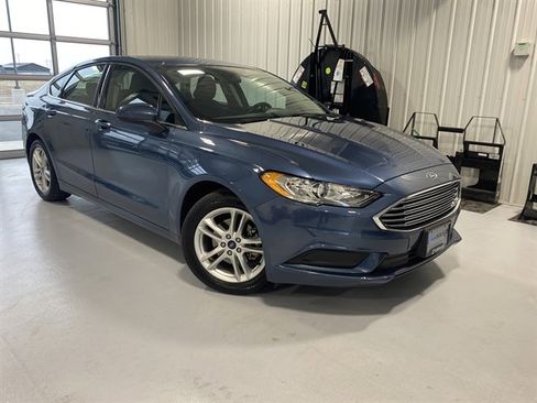 Used 2018 Ford Fusion SE w/ Fusion SE Technology Package image 1