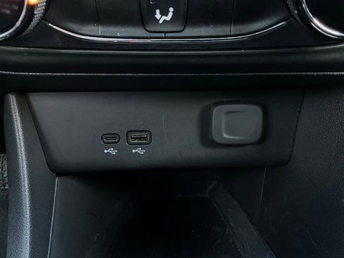 Used 2025 Buick Encore GX Preferred image 24