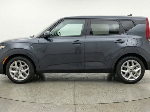 Used 2025 Kia Soul LX w/ LX Technology Package FWD image 5