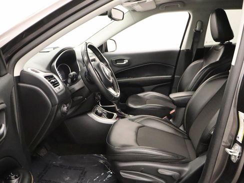 Used 2020 Jeep Compass Latitude w/ Cold Weather Group AWD/4WD image 17