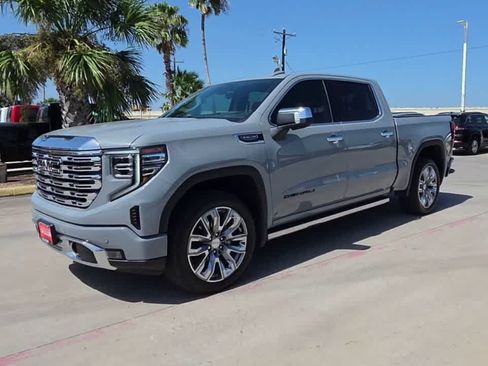 Used 2025 GMC Sierra 1500 Denali w/ Denali Reserve Package AWD/4WD image 4