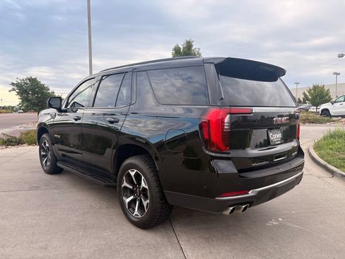 Used 2025 GMC Yukon AT4 AWD/4WD image 6