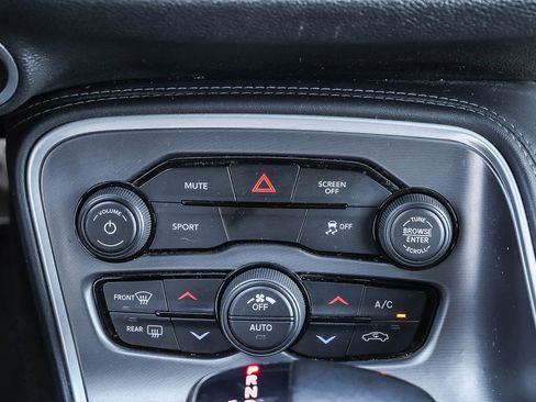 Used 2021 Dodge Challenger SXT image 14