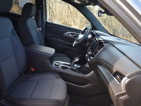 Used 2023 Chevrolet Traverse LT image 14