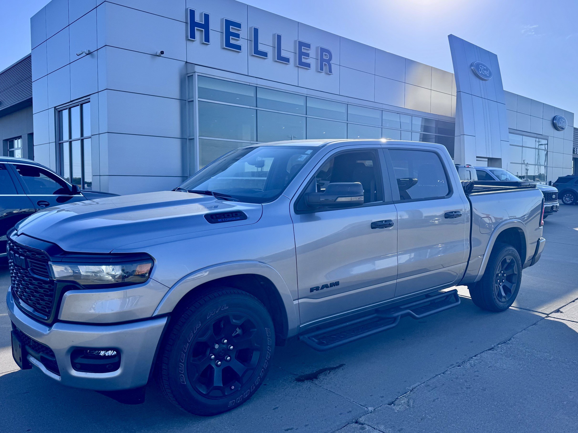 Used 2025 RAM 1500 Big Horn AWD/4WD image 3
