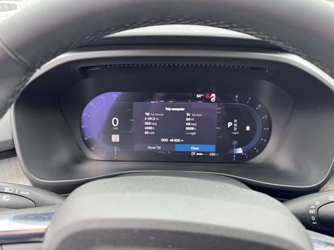 Certified 2023 Volvo XC40 B5 Ultimate w/ Protection Package Premier AWD/4WD image 26