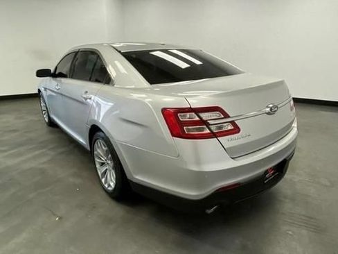 Used 2019 Ford Taurus Limited FWD image 4