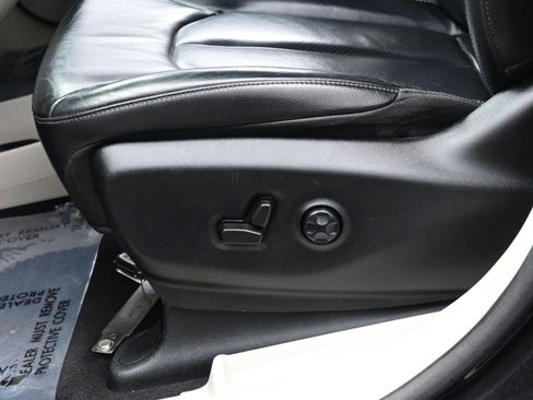 Used 2022 Chrysler Pacifica Touring-L FWD image 11