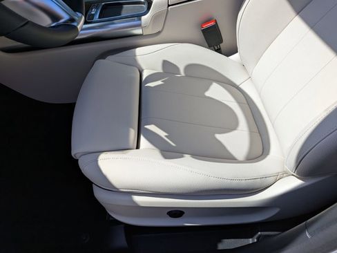 Used 2026 Mercedes-Benz GLA 250 image 4