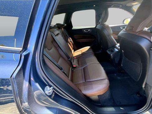 Used 2025 Volvo XC60 B5 Plus AWD/4WD image 20