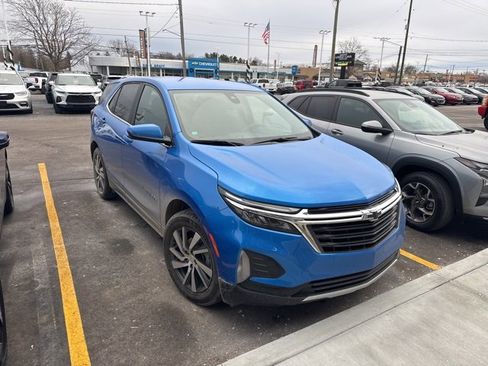 Used 2024 Chevrolet Equinox LT w/ LPO, Floor Liner Package image 3