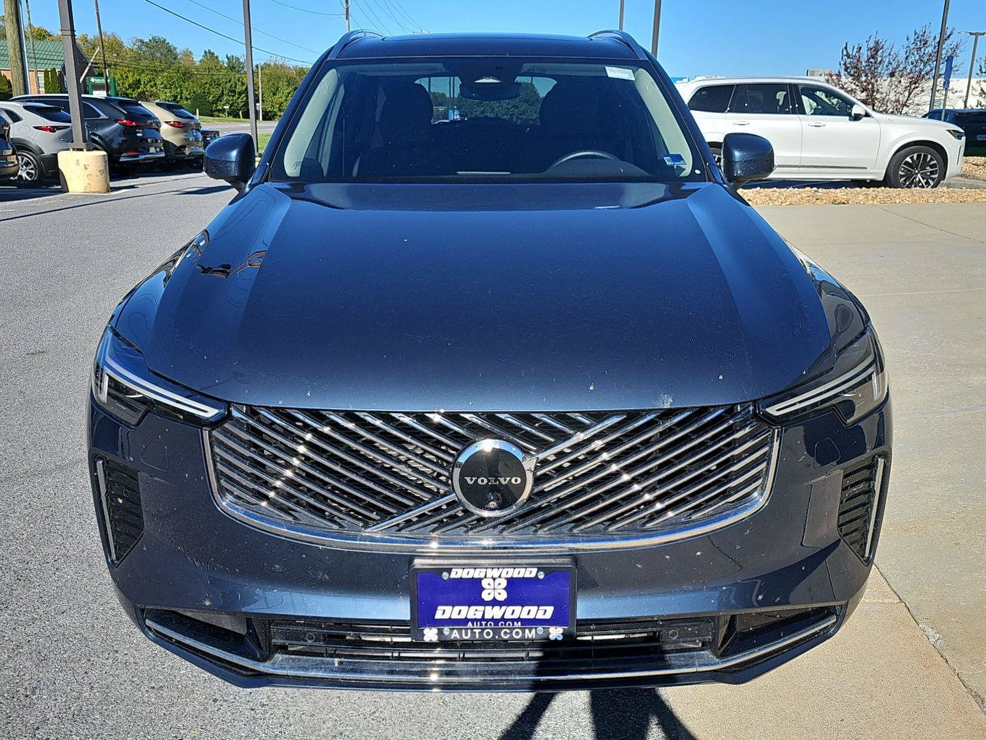 Used 2026 Volvo XC90 T8 Plus w/ Protection Package Premier AWD/4WD image 2