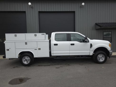 Used 2017 Ford F250 XL w/ Power Equipment Group AWD/4WD image 5