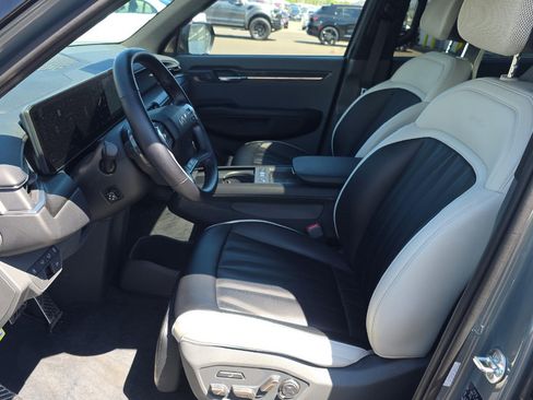 Certified 2024 Kia EV9 GT-Line AWD/4WD image 10