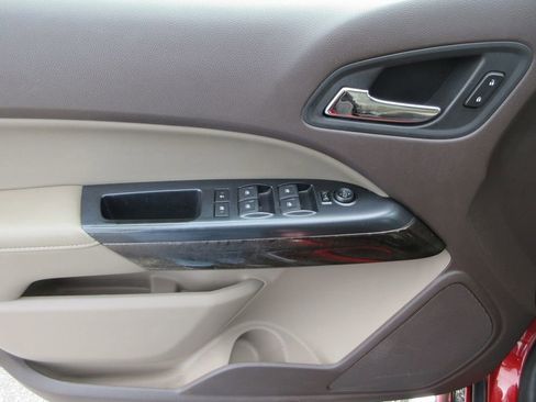 Used 2015 GMC Canyon SLT w/ Driver Alert Package image 24