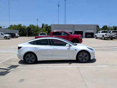 Used 2019 Tesla Model 3 RWD image 9
