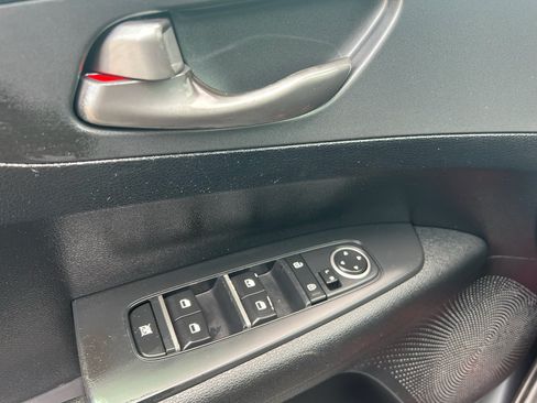 Used 2020 Kia Forte Sedan FWD image 19