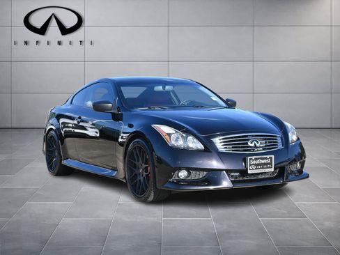 Used 2011 INFINITI G37 IPL RWD image 3