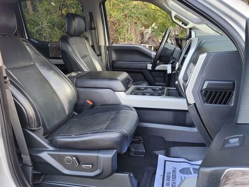 Used 2019 Ford F250 Lariat w/ Chrome Package image 13