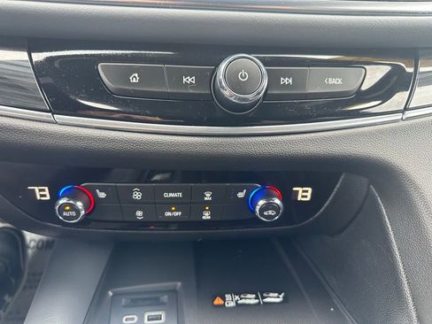 Used 2024 Buick Enclave Essence w/ Sport Touring Edition image 20