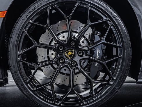 Used 2022 Lamborghini Huracan EVO image 23