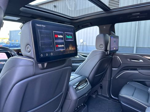 Used 2023 Cadillac Escalade Sport w/ LPO, ONYX Package image 19