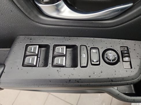 Used 2025 Honda Pilot EX-L image 10